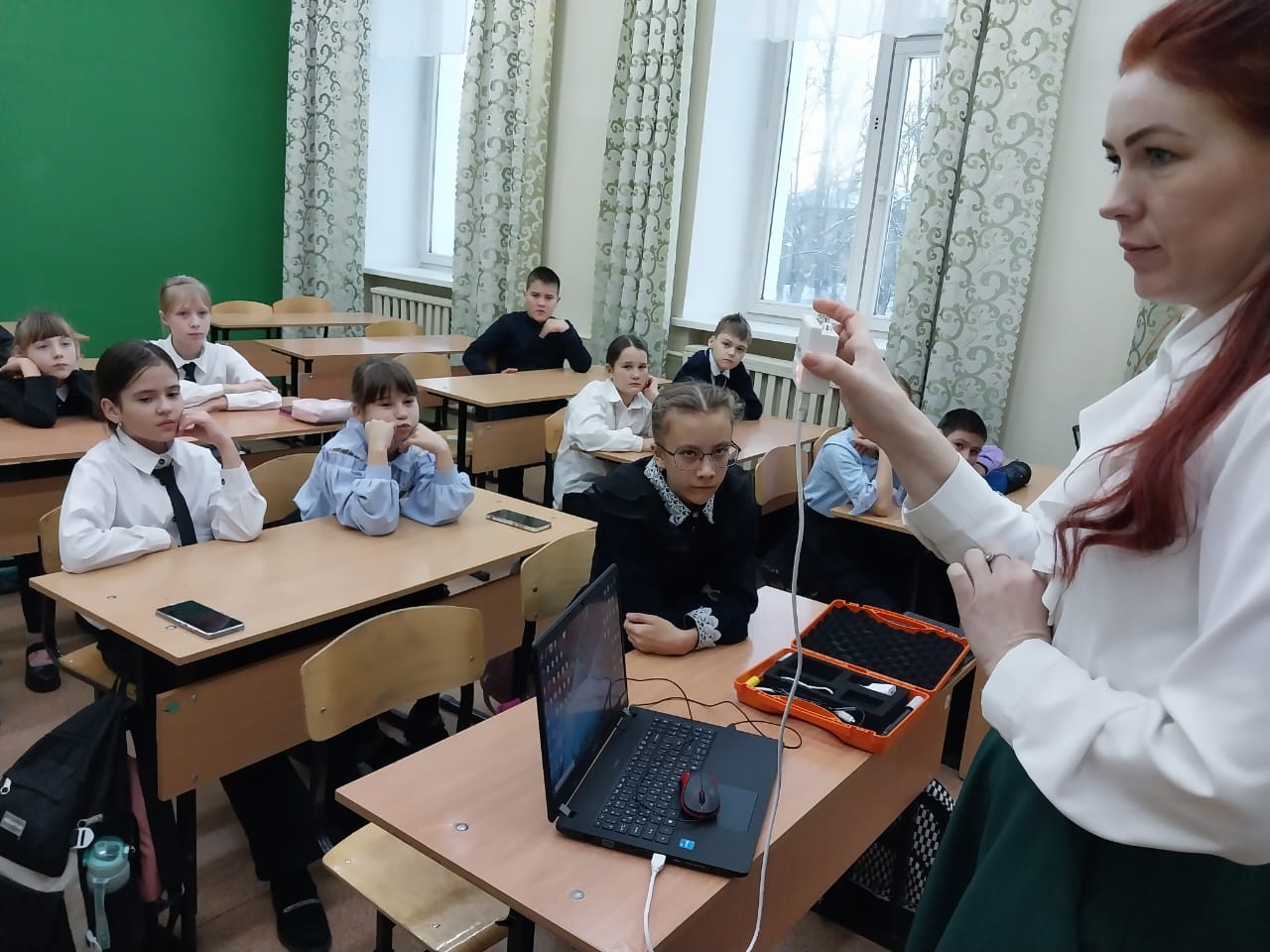 Исследование влажности, температуры воздуха в кабинете биологии.